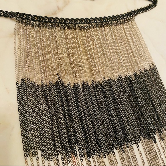 Gorgeous metal chains necklace 🩶 - Picture 2 of 4